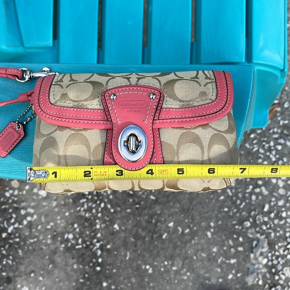 Coach wristlet - Picture 11 of 16